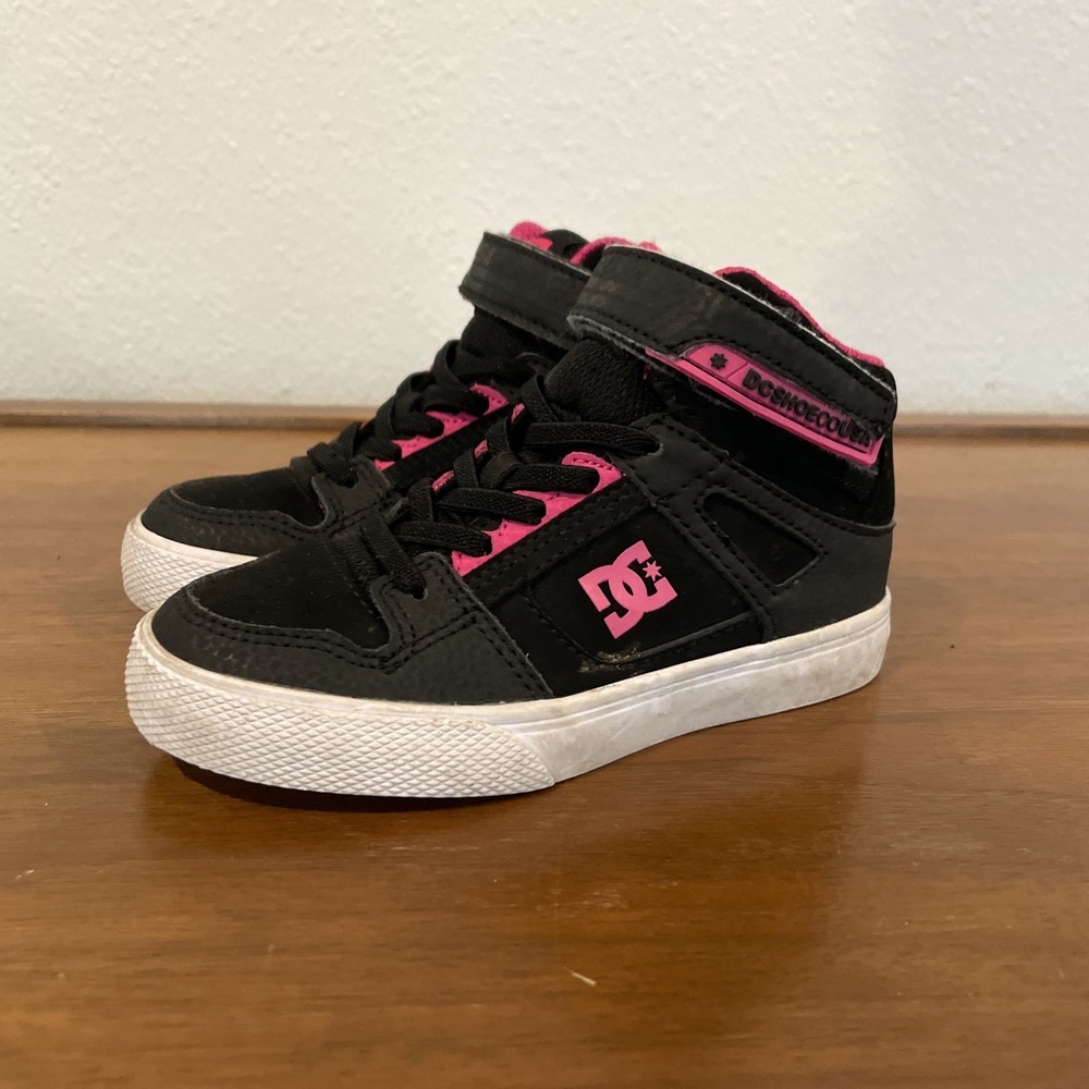 Black And Pink DC Shoes Size 10.5
